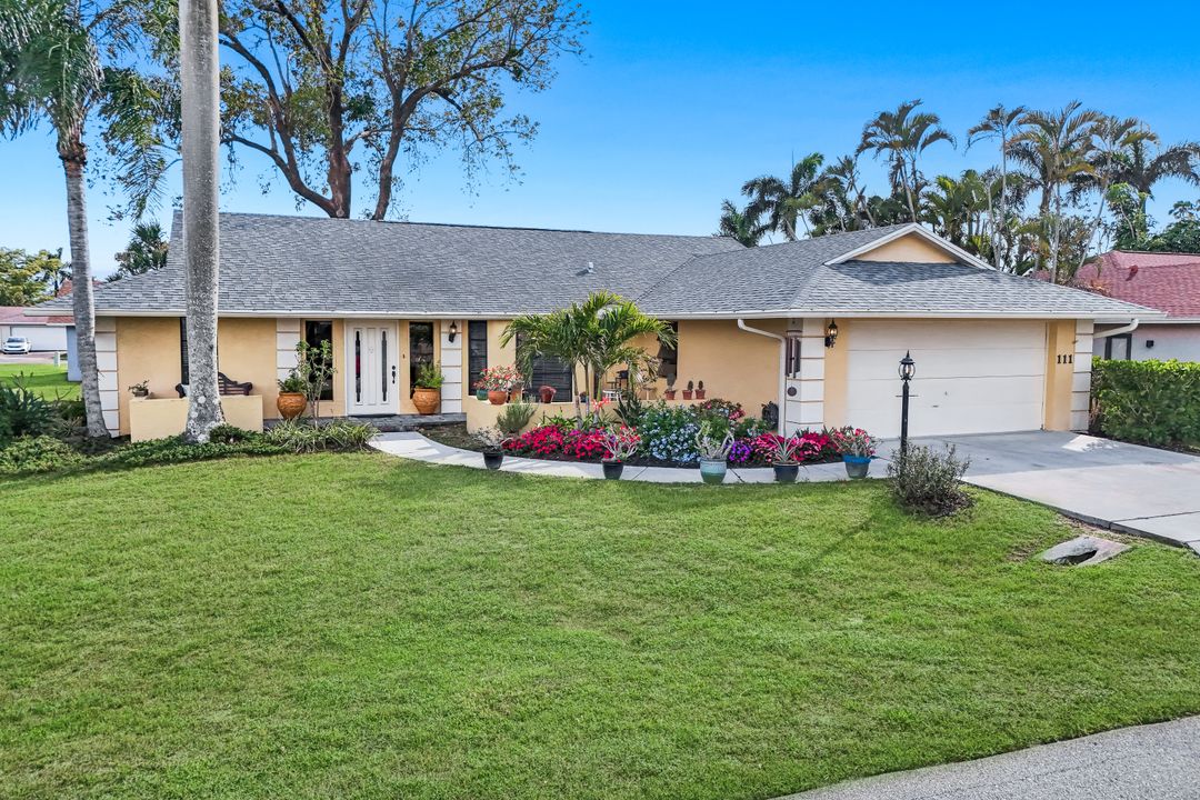 111 Blue Ridge Dr, Naples, FL 34112