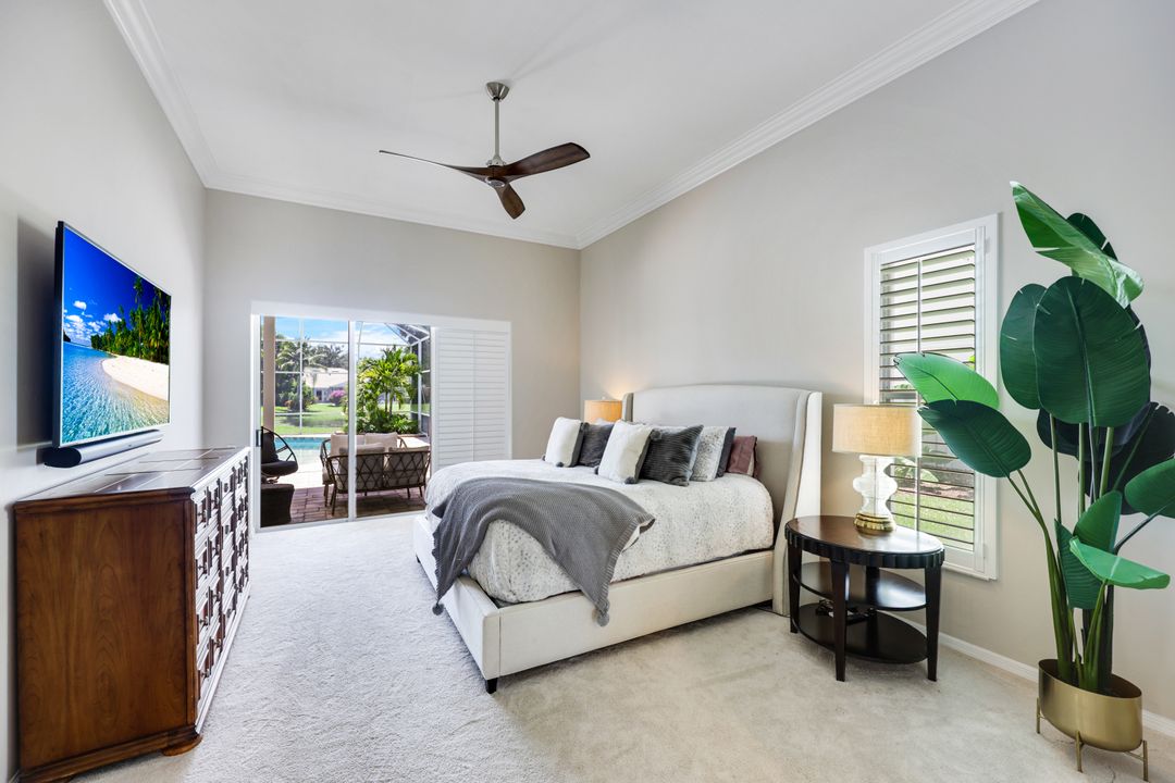 7998 Beaumont Ct, Naples, FL 34109