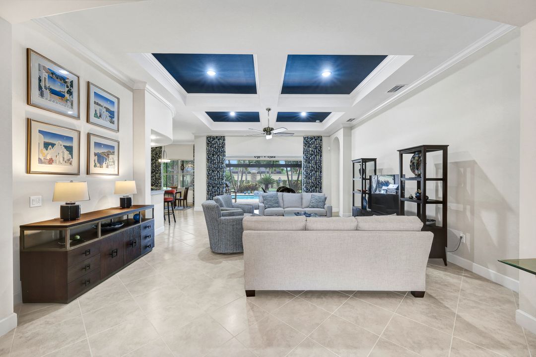 9314 Quarry Dr, Naples, FL 34120