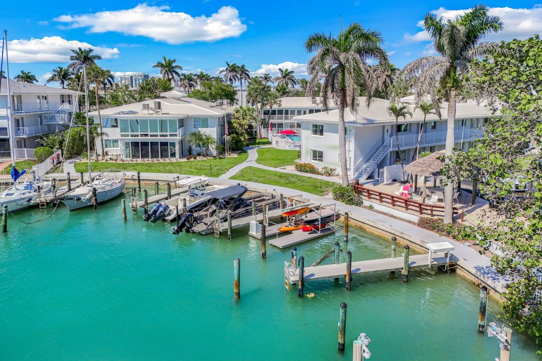 354 Harbour Dr, Naples, FL 34103