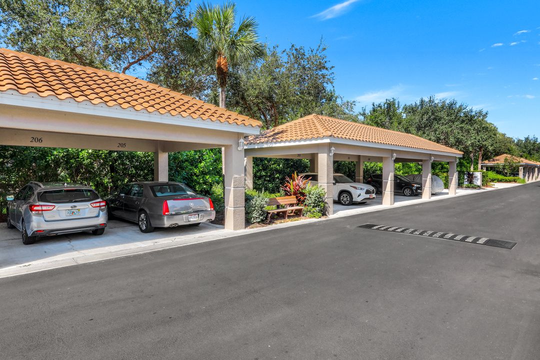 8247 Parkstone Pl #205, Naples, FL 34120