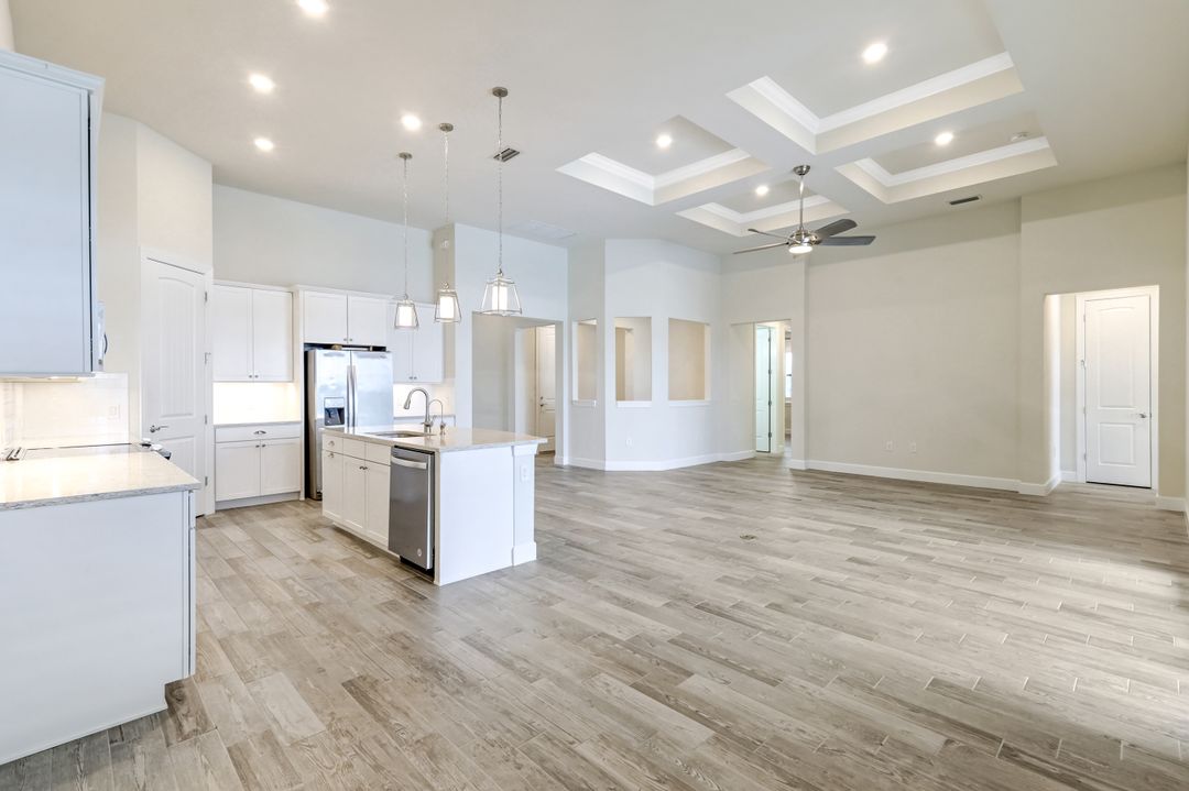 17146 Ashcomb Wy, Estero, FL 33928