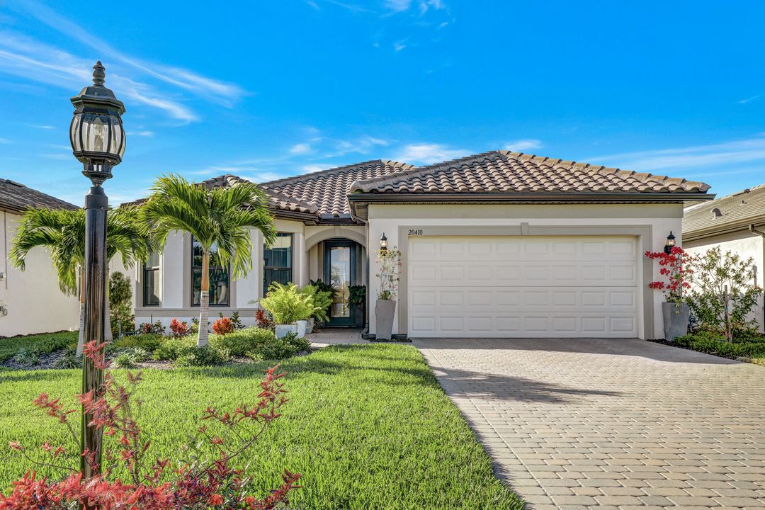 20410 Pebble Gln Dr, Estero, FL 33928