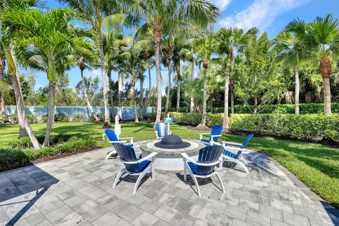 2319 Marquesa Cir, Naples, FL 34112