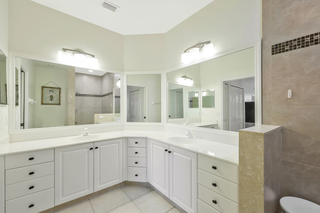 5877 3 Iron Dr #702, Naples, FL 34110