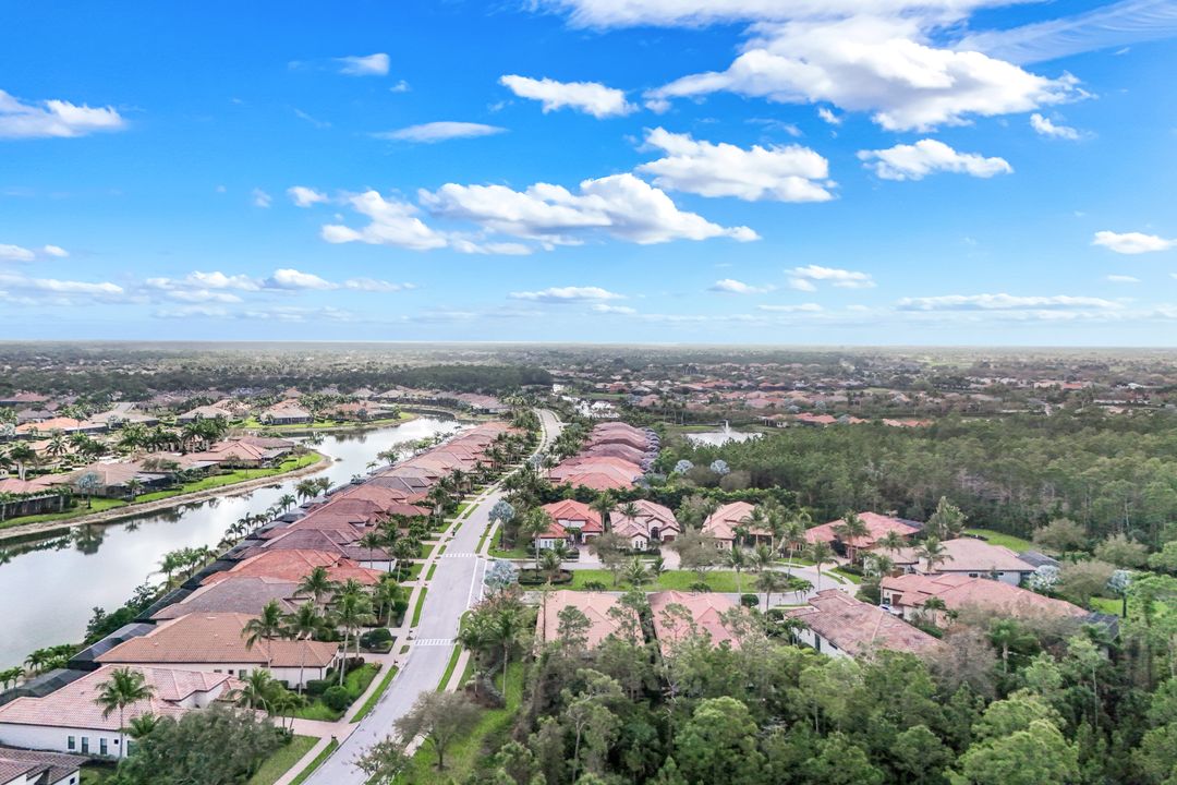 6419 Vivaldi Ct, Naples, FL 34113