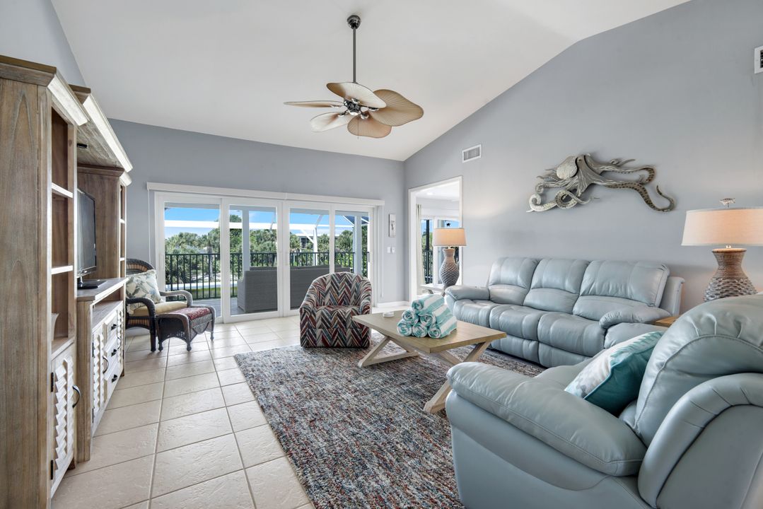 673 E Rocks Dr, Sanibel, FL 33957