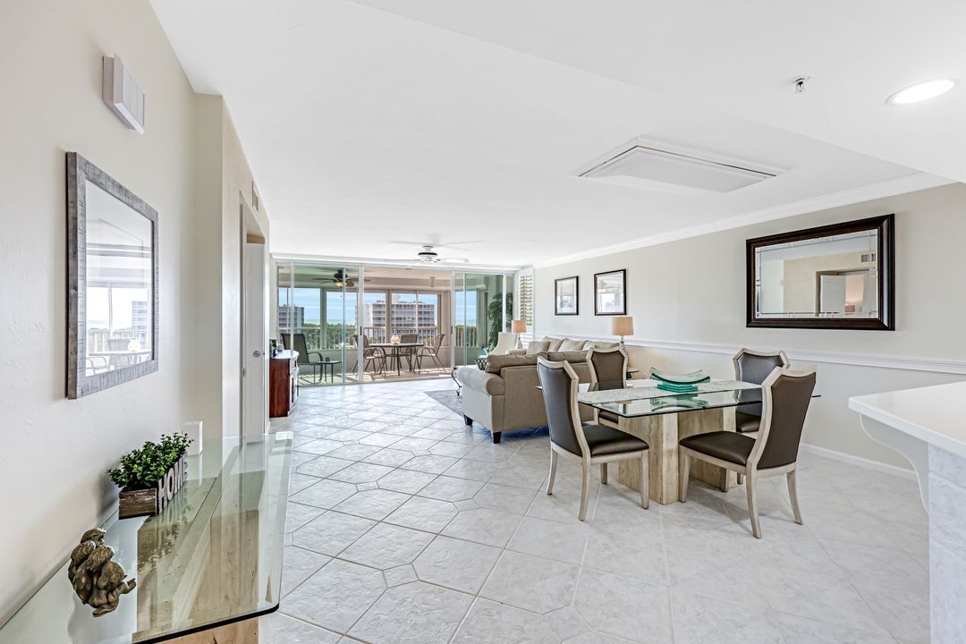 21 Bluebill Ave, Naples, FL 34108