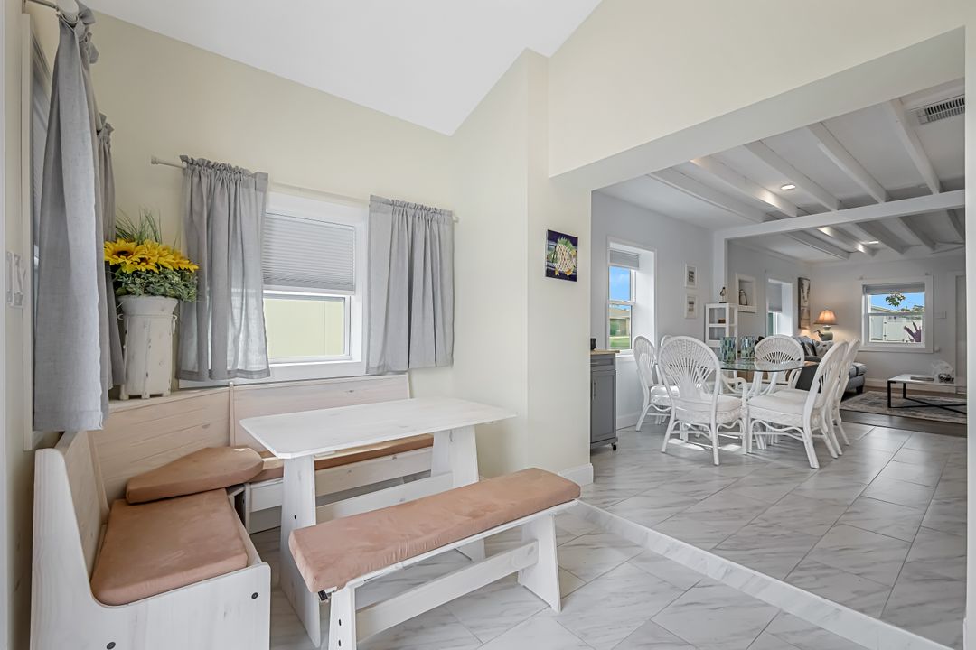 603 108th Ave N, Naples, FL 34108