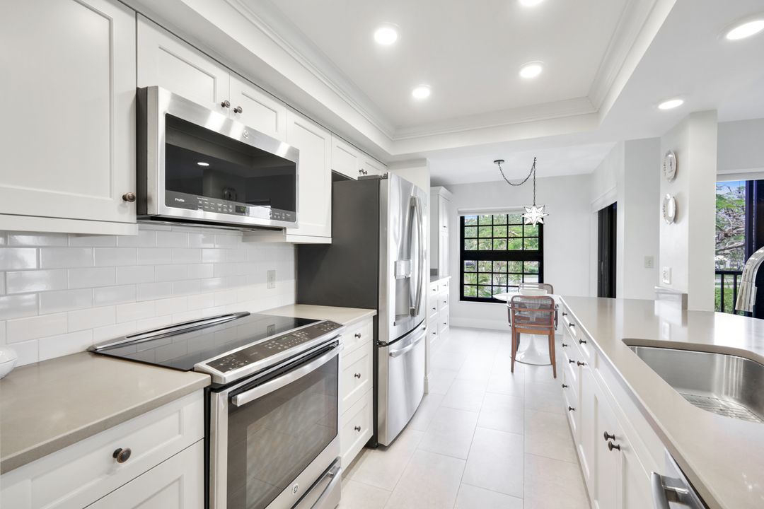 6080 Pelican Bay Blvd #A-202, Naples, FL 34108