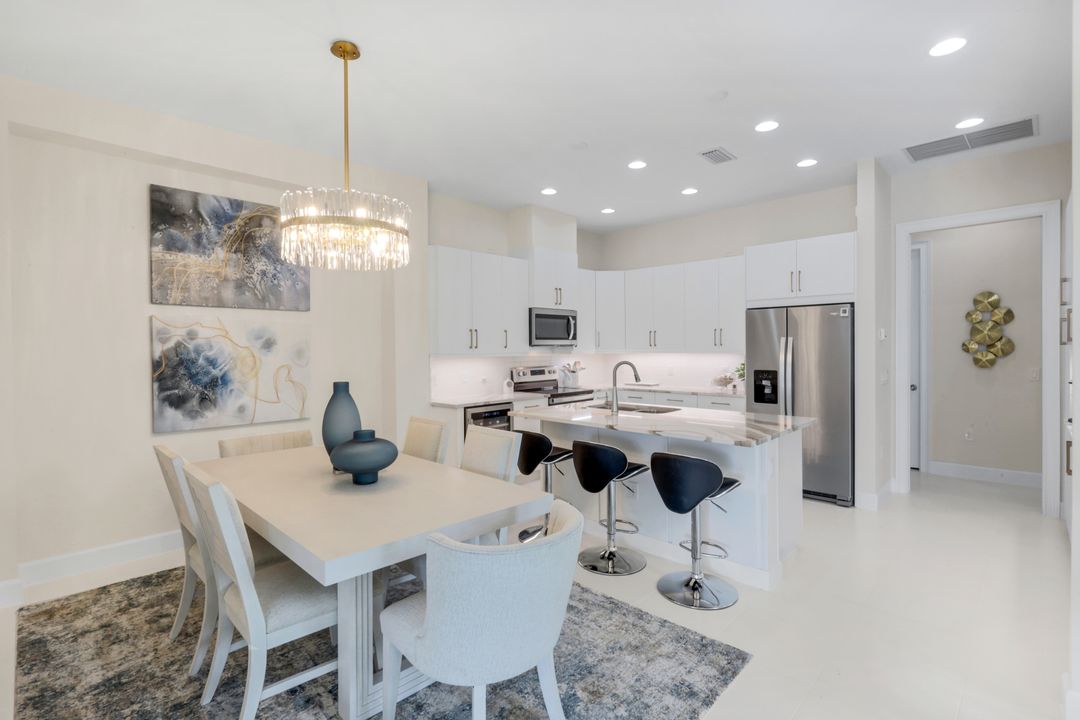 8852 Yucatan Ct, Naples, FL 34112