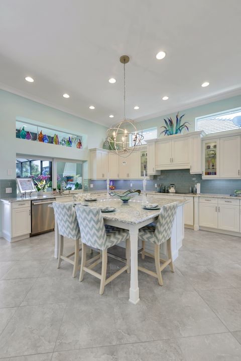 6320 Lyford Isle Dr, Naples, FL 34112