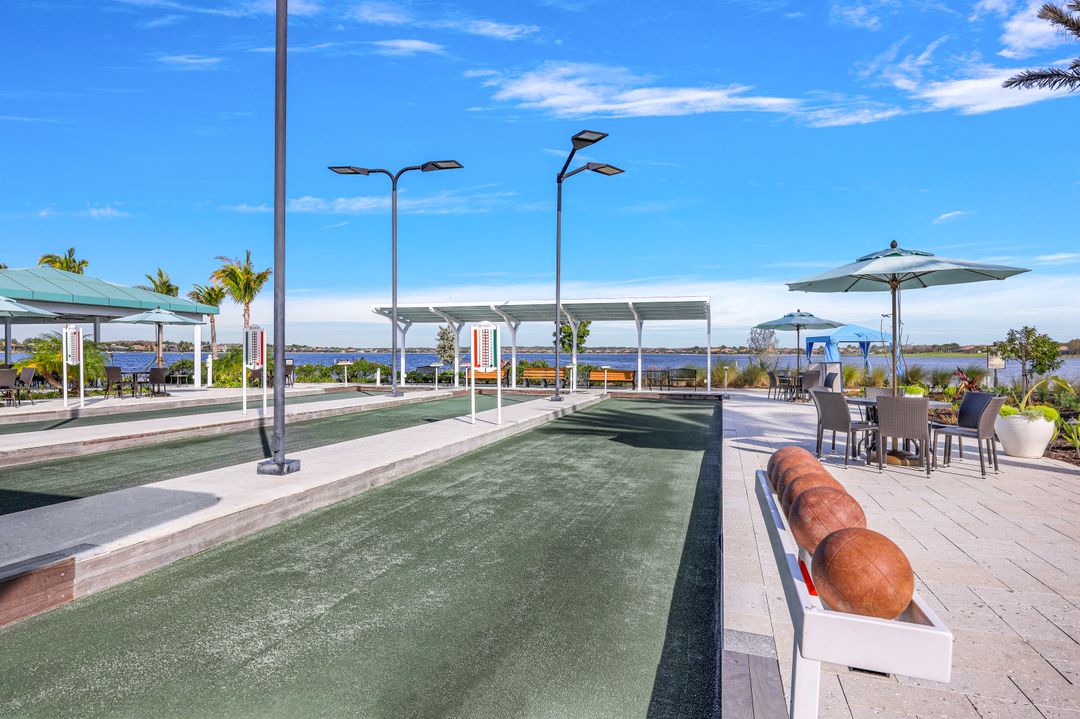 8950 Weathered Stone Dr, Naples, FL 34120