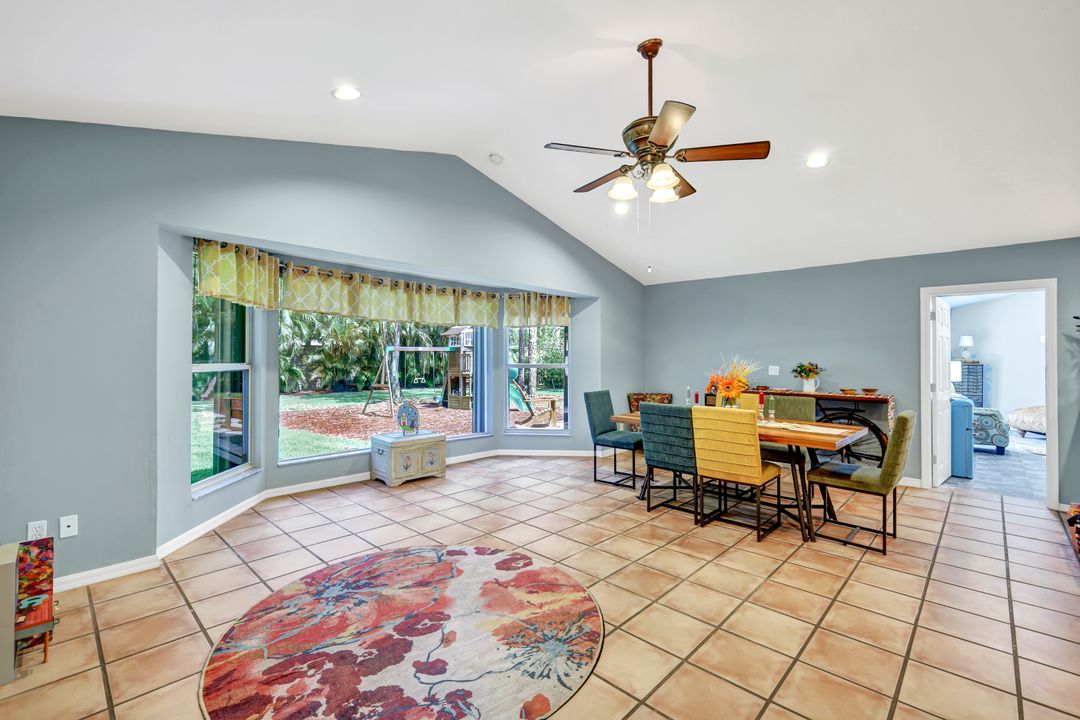 350 Henley Dr, Naples, FL 34104