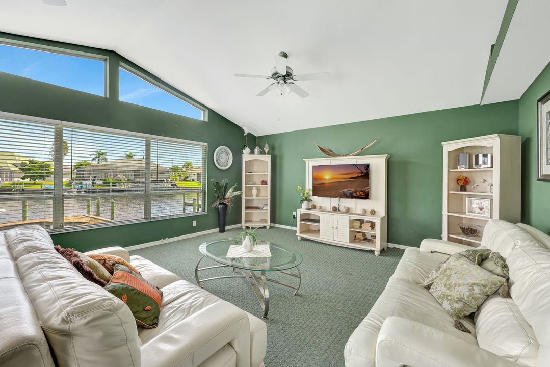 2137 SE 19th Ave, Cape Coral, FL 33990