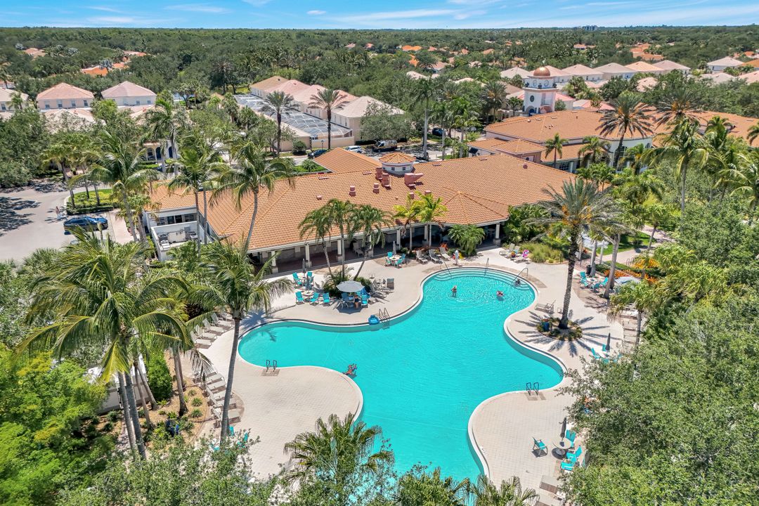 4362 Queen Elizabeth Way, Naples, FL 34119