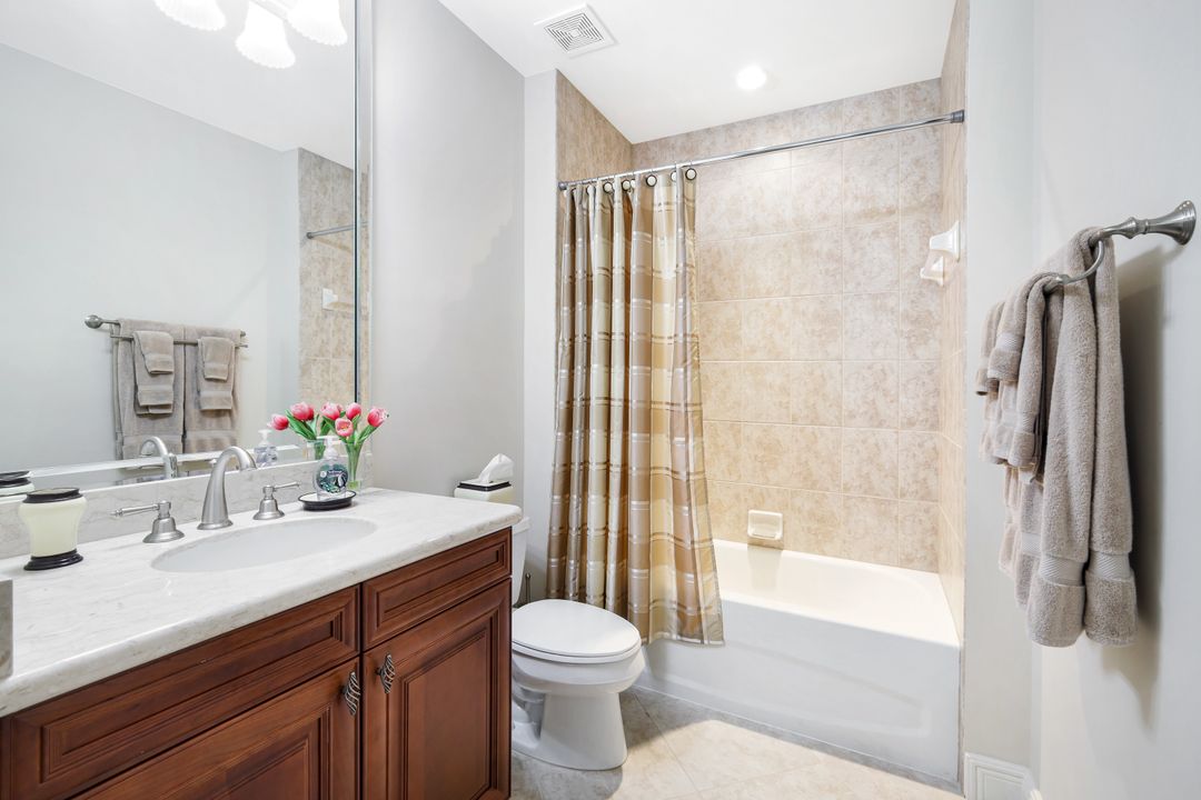 571 Avellino Isles Cir #102, Naples, FL 34119