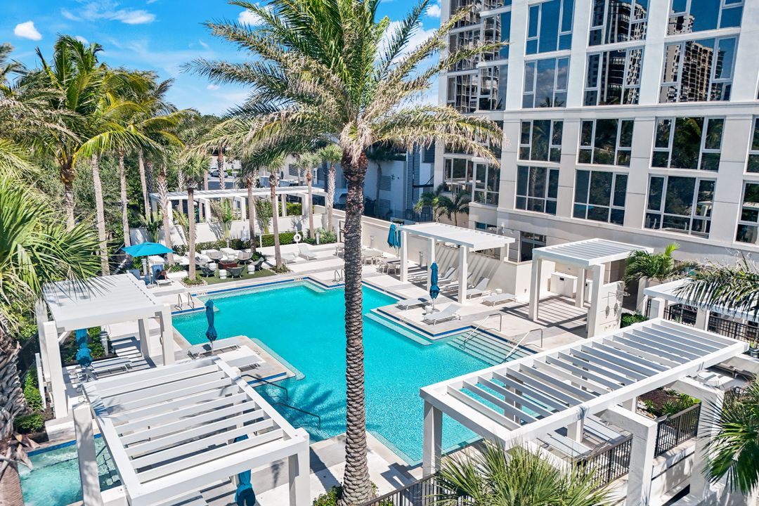 6897 Grenadier Blvd #601, Naples, FL 34108