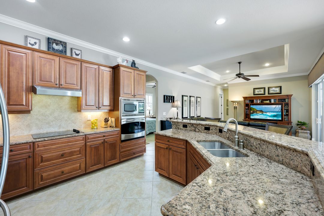 10026 Lions Bay Ct, Naples, FL 34120