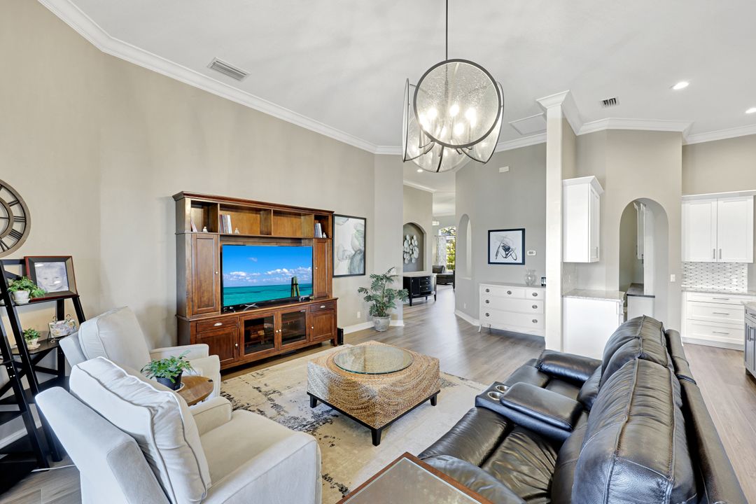 2143 Grove Dr, Naples, FL 34120