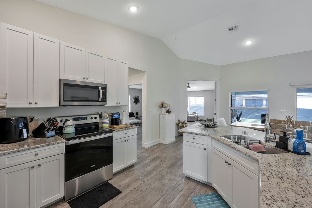 2922 20th St SW, Lehigh Acres, FL 33976