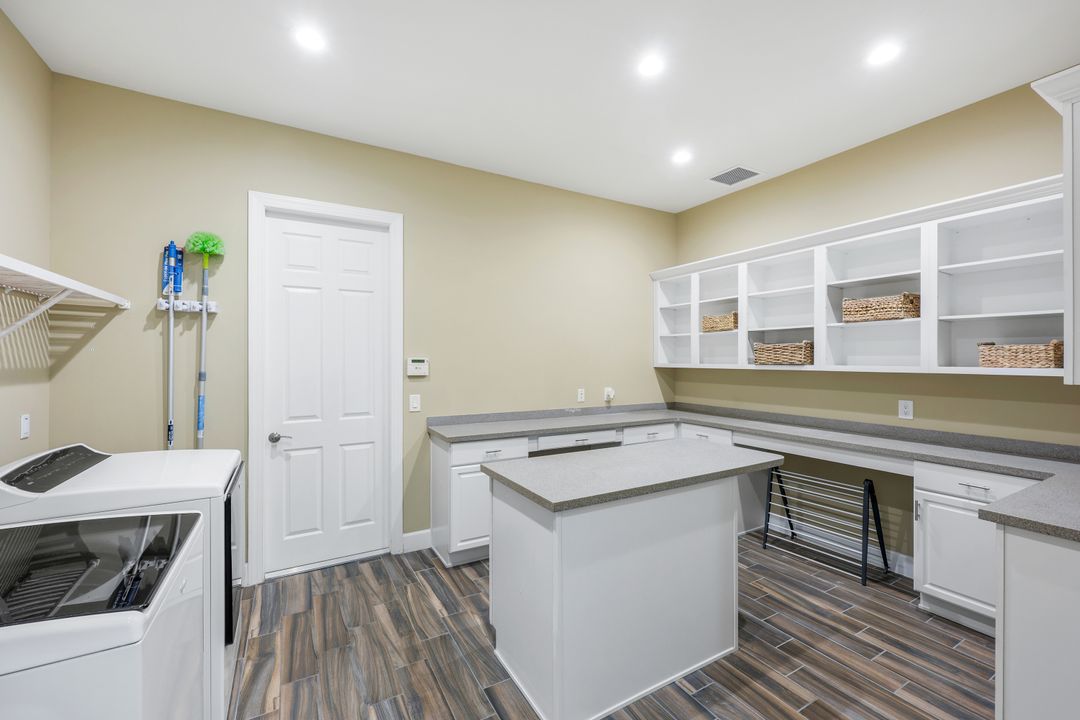 16273 Camden Lakes Cir, Naples, FL 34110