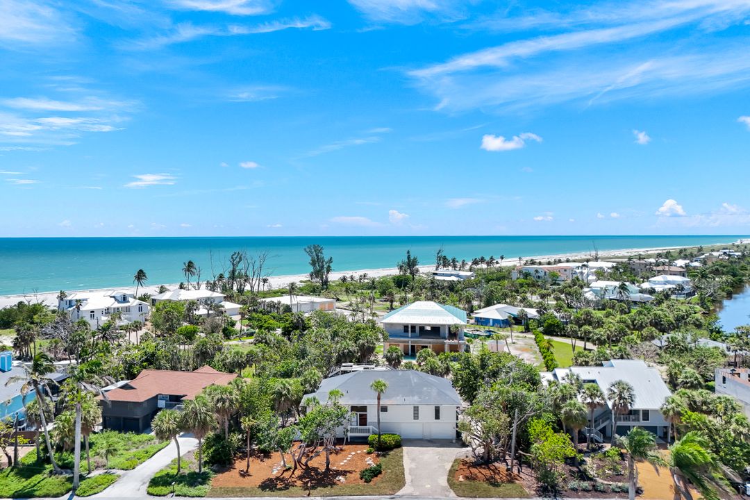 1043 Blue Heron Dr, Sanibel, FL 33957