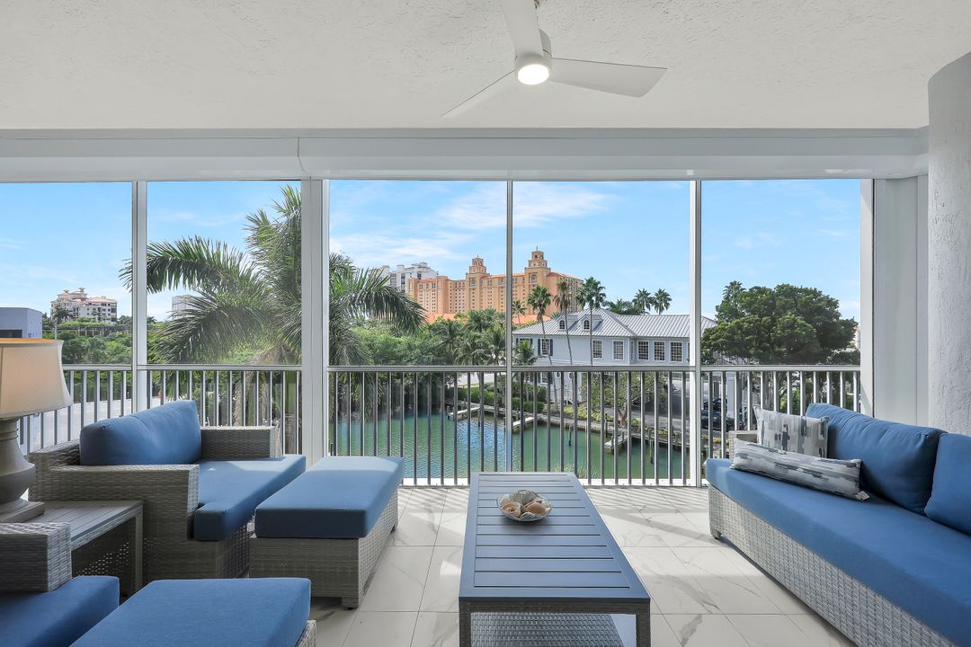 400 Flagship Dr #402, Naples, FL 34108