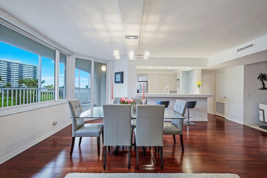 4041 Gulf Shore Blvd N #204, Naples, FL 34103