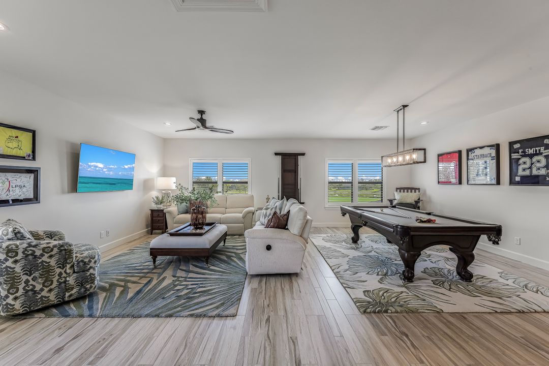 9071 Sorreno Ct, Naples, FL 34119