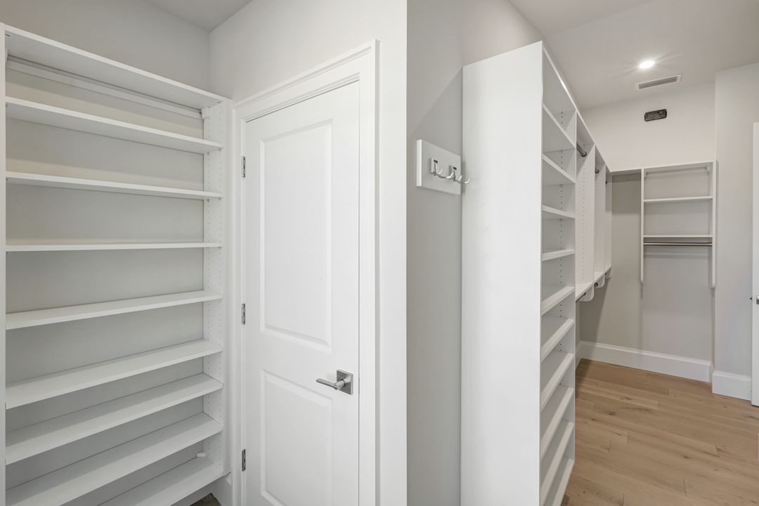 860 Banyan Ct, Marco Island, FL 34145