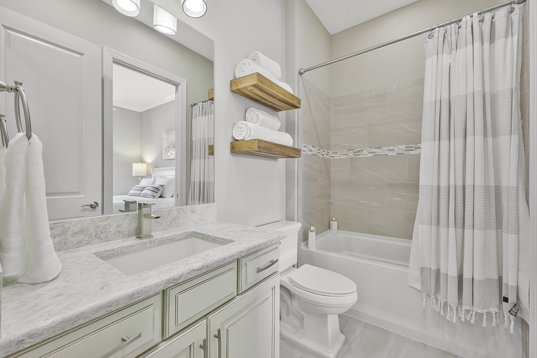 9672 Montelanico Loop #203, Naples, FL 34119