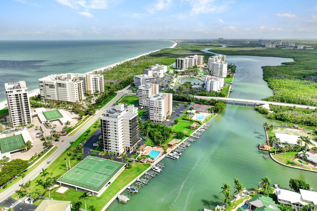 11030 Gulf Shore Dr #302, Naples, FL 34108