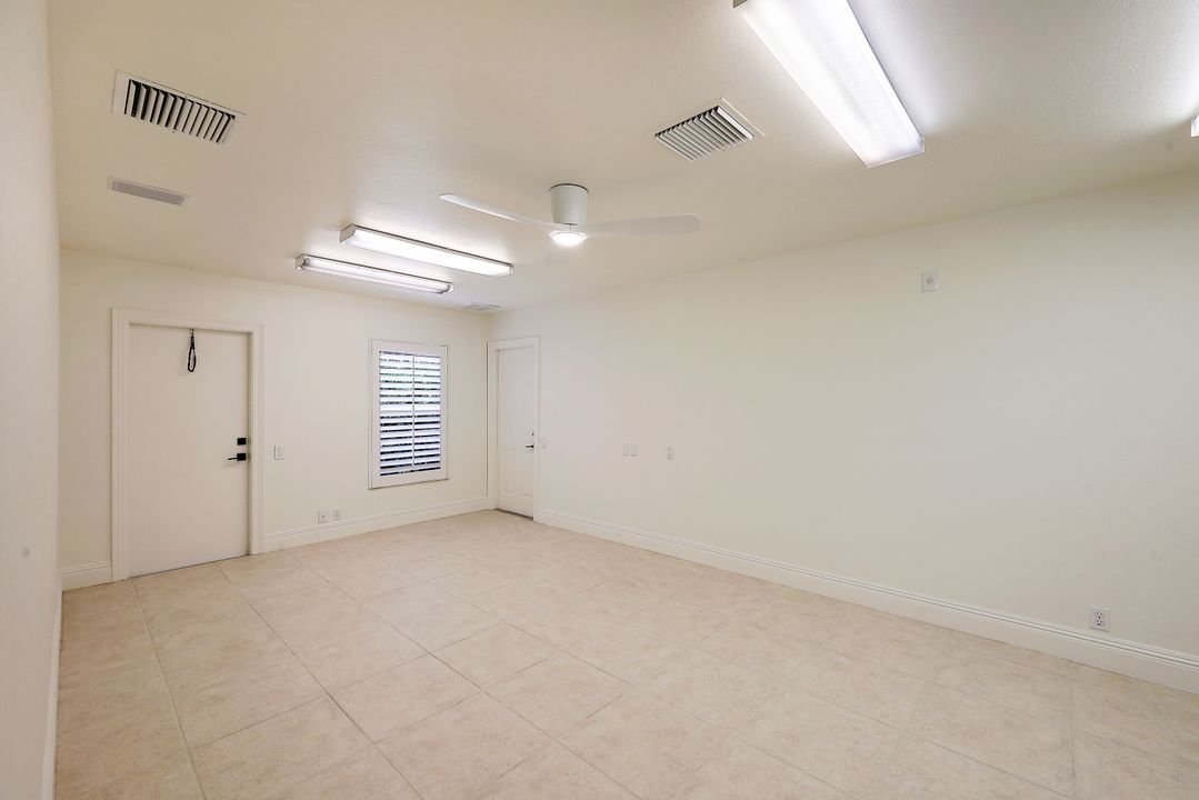 11819 Warbler Ct, Naples, FL 34119