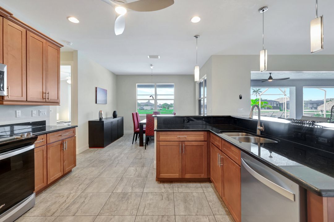 1726 SW 45th St, Cape Coral, FL 33914