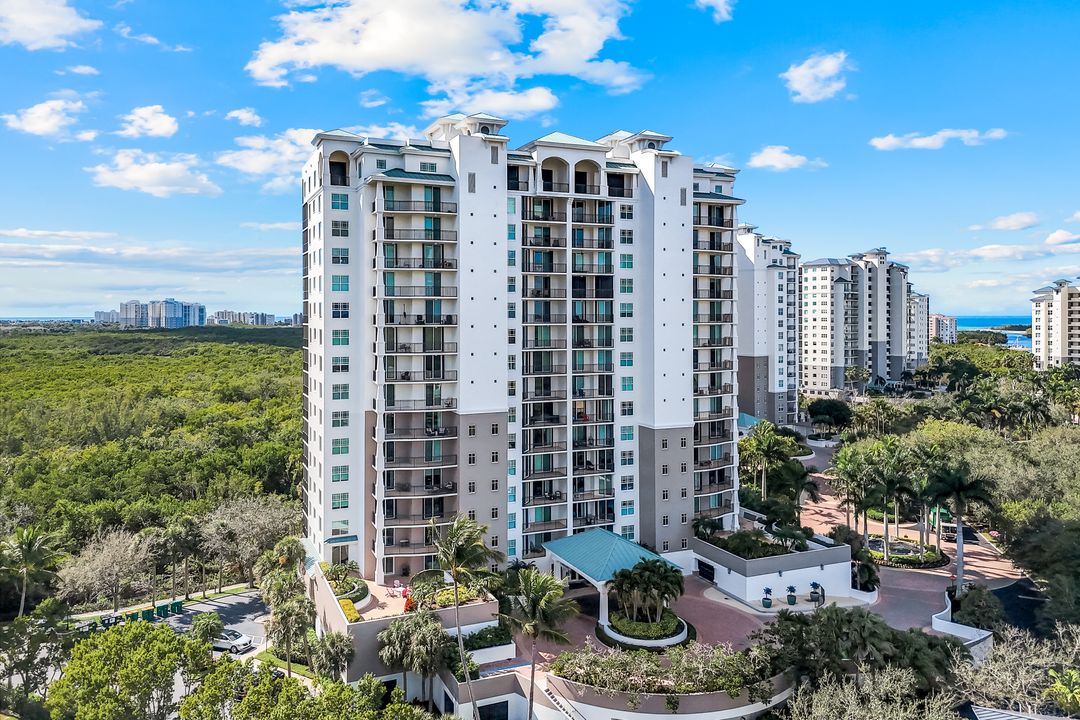 455 Cove Tower Dr #902, Naples, FL 34110