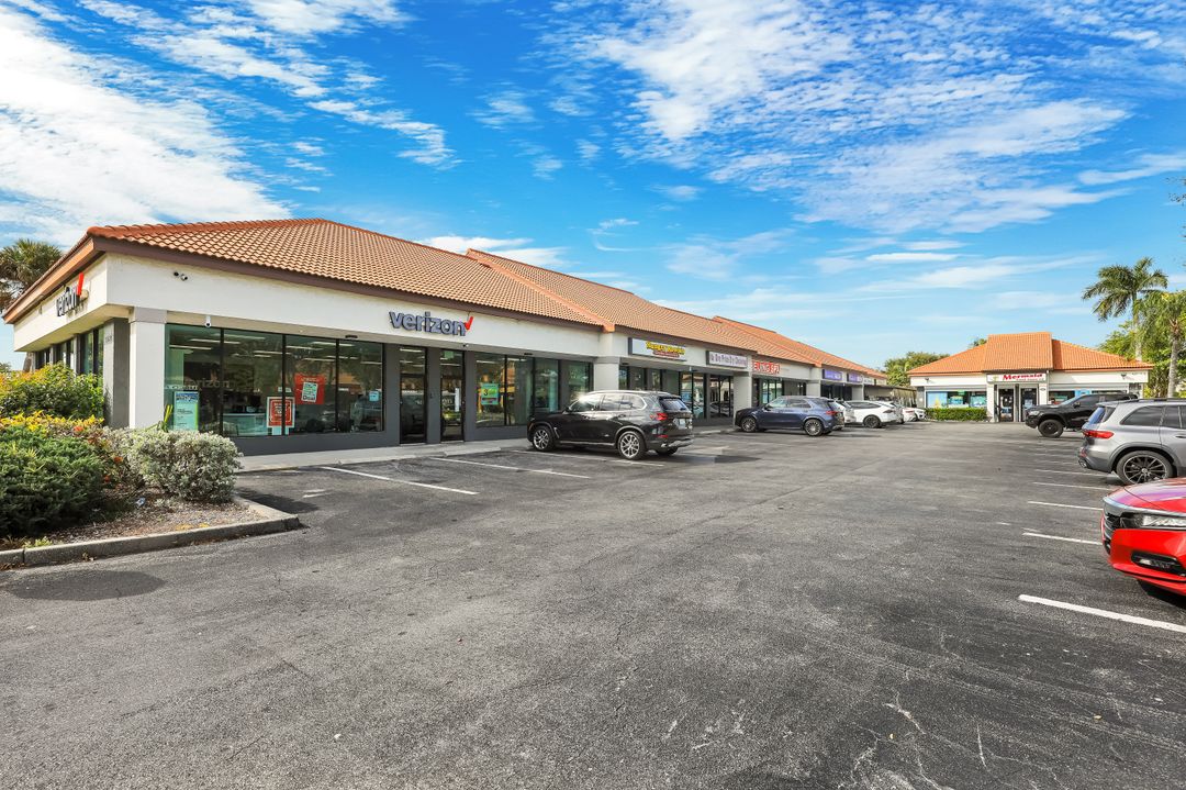 10265 Tamiami Trl N, Naples, FL 34108