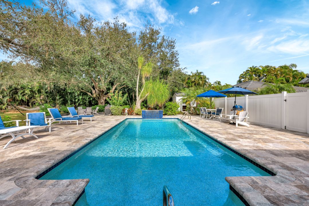 7060 Hendry Creek Dr, Fort Myers, FL 33908