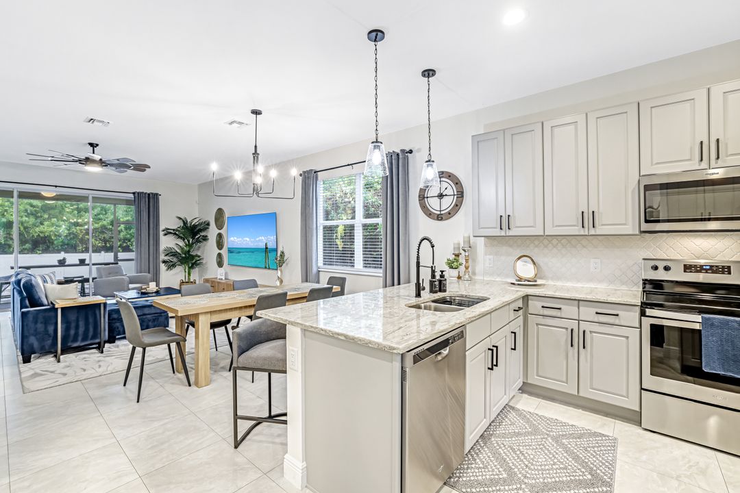 2955 Pine Tree Dr, Naples, FL 34112