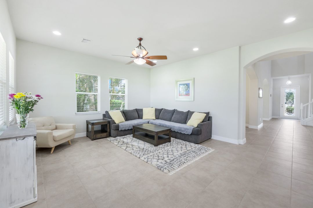 1776 Birdie Dr, Naples, FL 34120