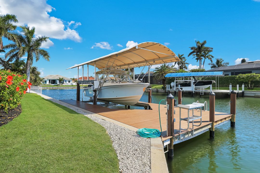 316 Waterleaf Ct, Marco Island, FL 34145