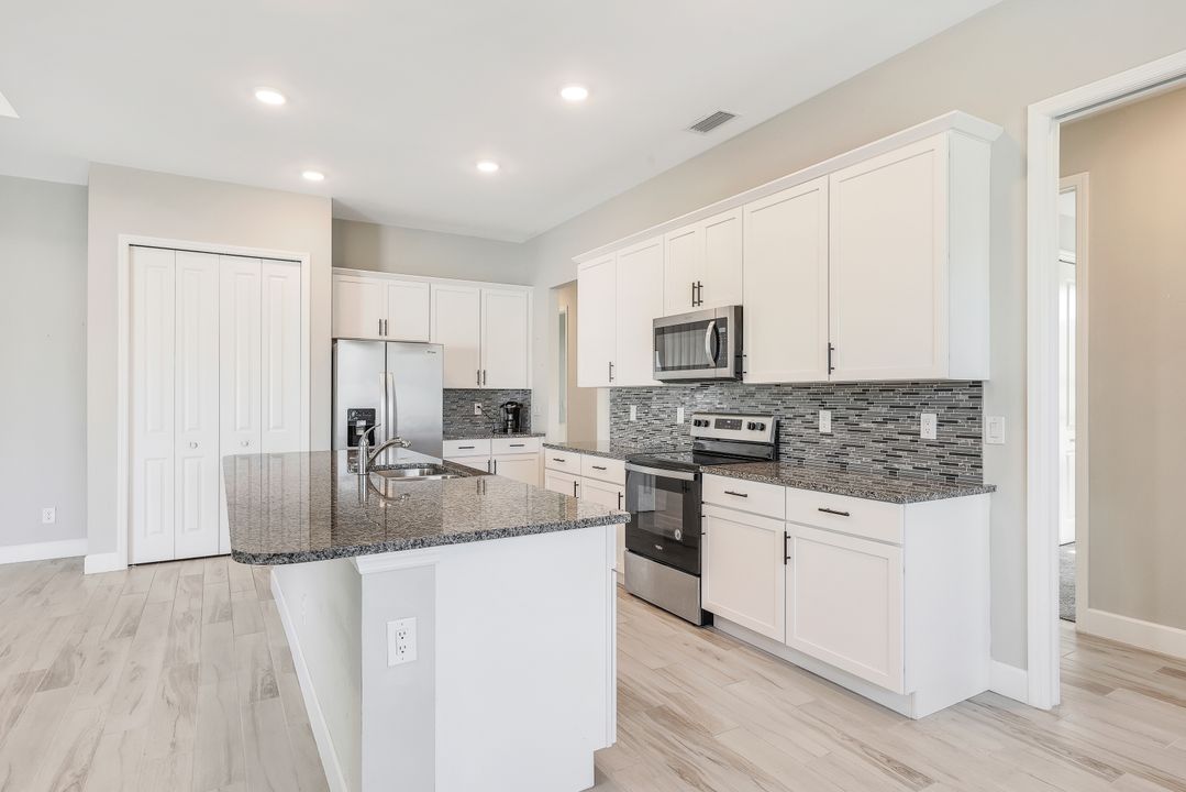 320 NE 7th Terrace, Cape Coral, FL 33909