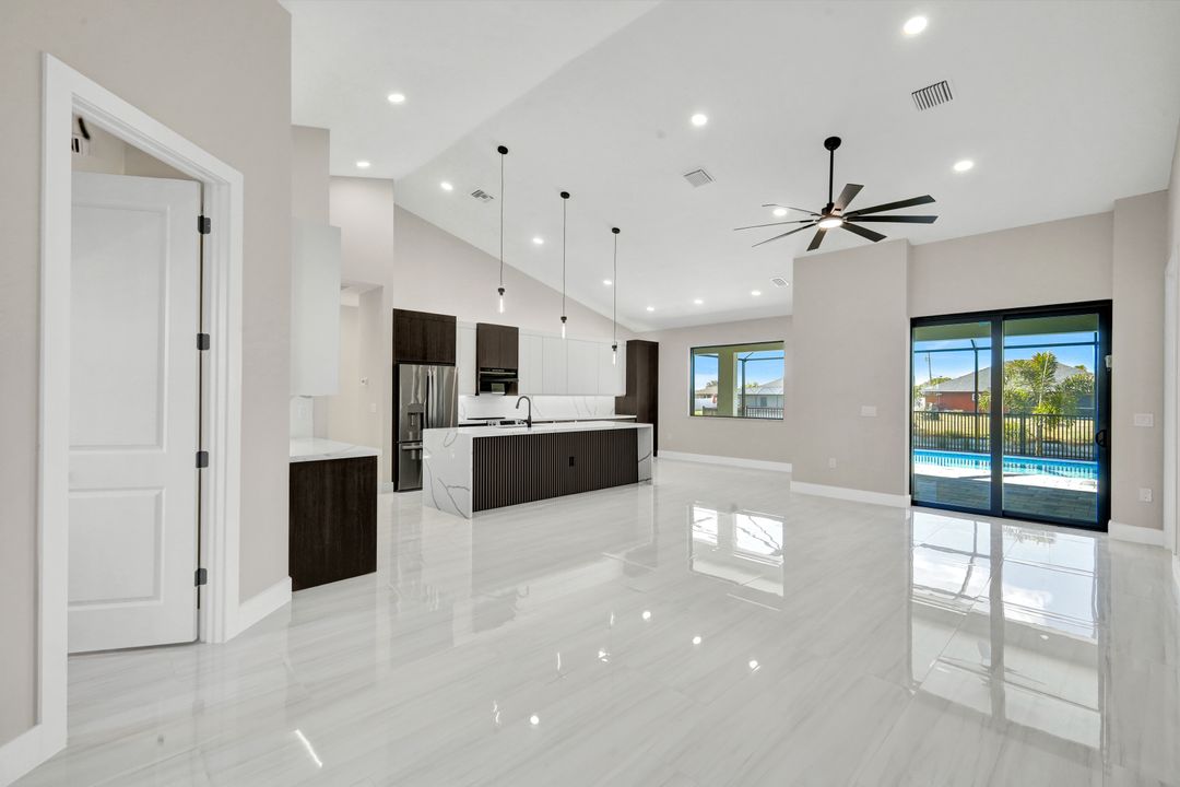 3210 SW 11th Pl, Cape Coral, FL 33914