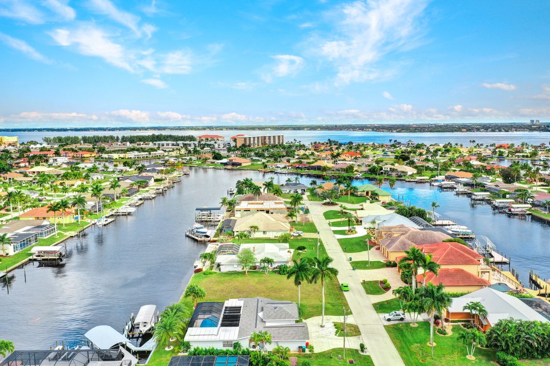 1709 SE 44th Terrace, Cape Coral, FL 33904