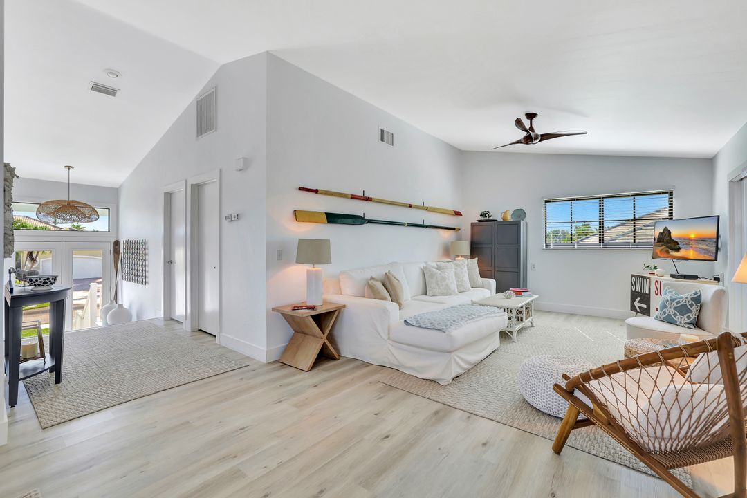 390 Waterleaf Ct, Marco Island, FL 34145