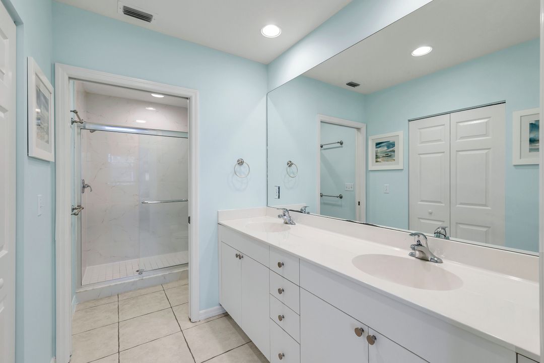 460 Launch Cir #202, Naples, FL 34108