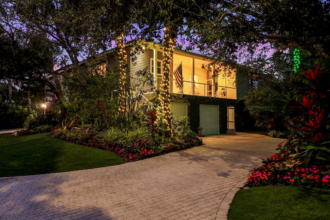 9976 Puopolo Ln, Bonita Springs, FL 34135