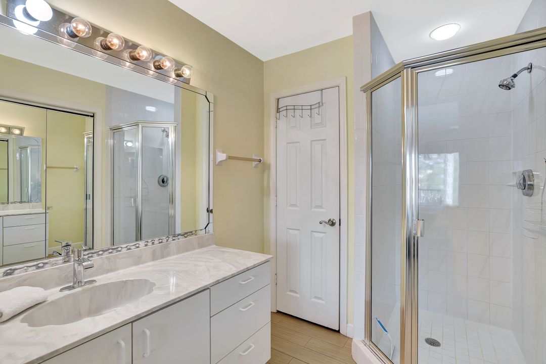 2420 Hidden Lake Dr #8, Naples, FL 34112