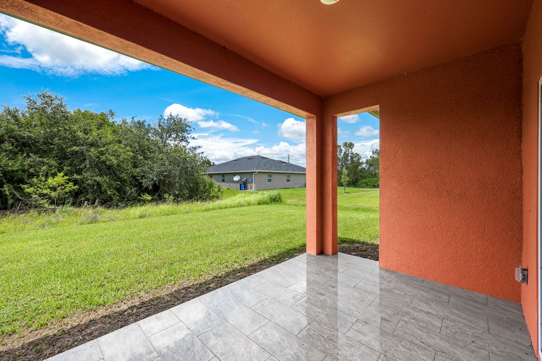 2325 Daniel Ave N, Lehigh Acres, FL 33971