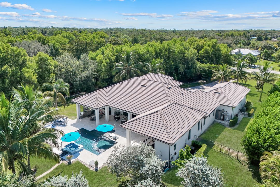 5861 Napa Woods Way, Naples, FL 34116